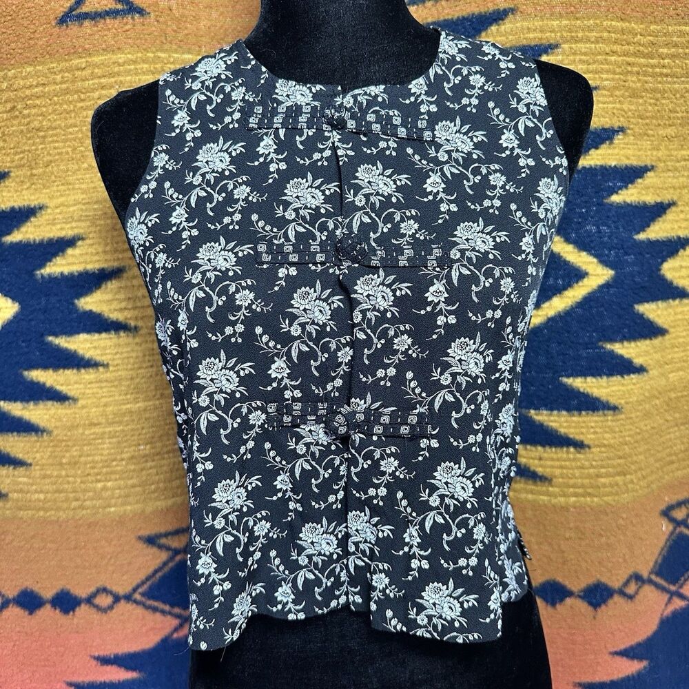 Vintage Tracy Evans Black With White Floral Toggle Buttoned Vest Top. Small.  US